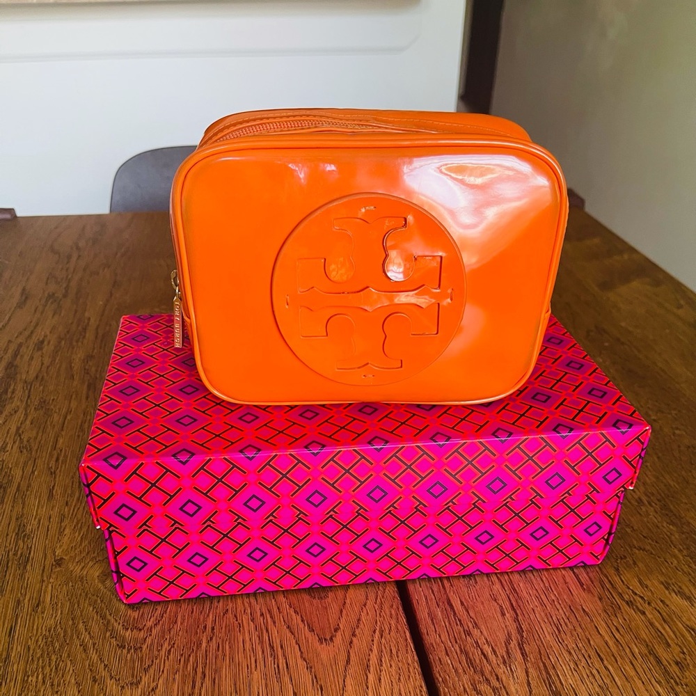Tory Burch Large patent cosmetic purse